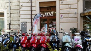 Prenota-scooter-vespa-bici-a-roma-booking-reservation-scooter-vespa-rome