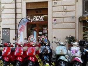 Prenotazioni-scooter-vespa-bici-a-roma-booking-reservation-scooter-vespa-bike-rome