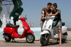 affitto-scooter-vespa-aroma-rome-rent-scooter-vespa